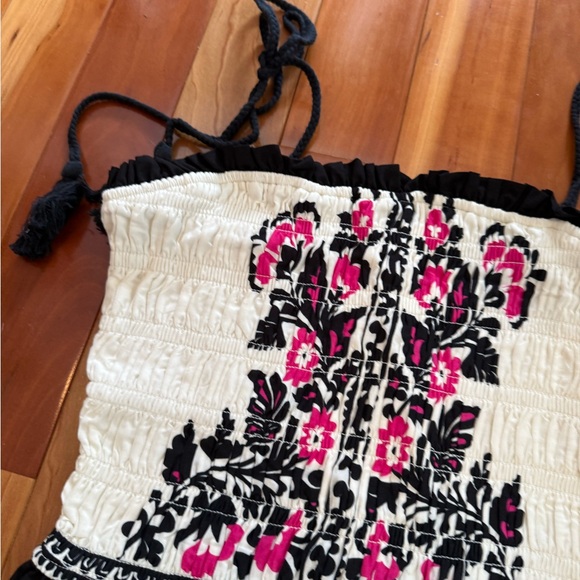 Embroidered Floral Smocked Cropped Tank Top - White with Pink & Black - Picture 3 of 5